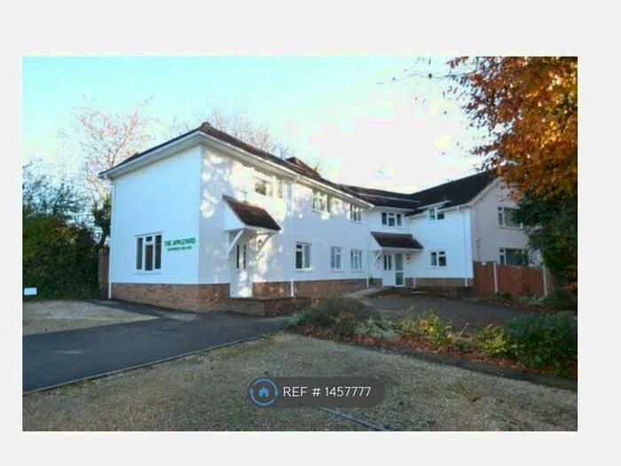 1 Bedroom Flat To Rent In The Appleyard, Amersham, HP7