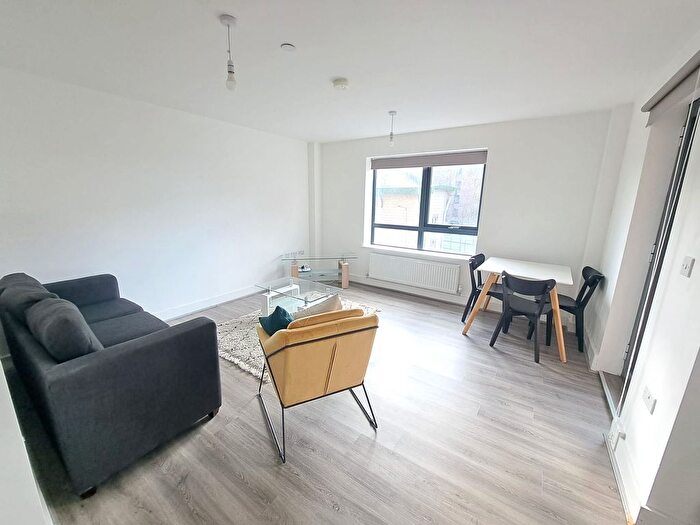 2 Bedroom Flat To Rent In Hurst Street, Liverpool, L1