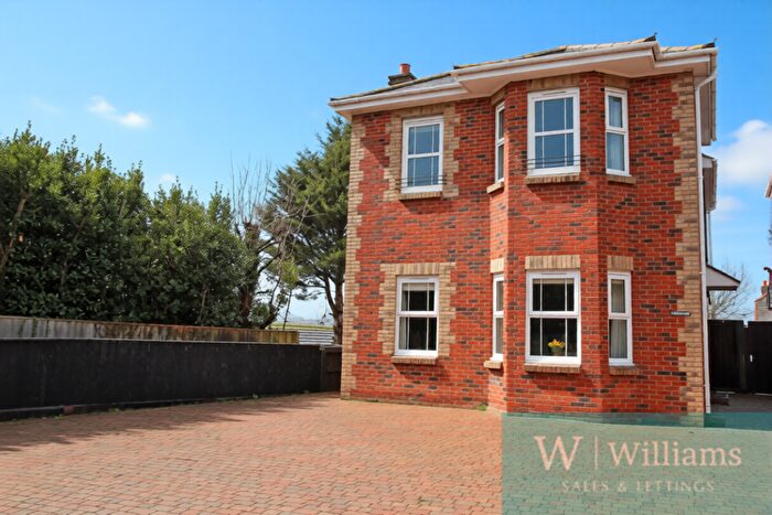 3 Bedroom Detached House For Sale In Kite Hill, Wootton Bridge, Ryde, PO33