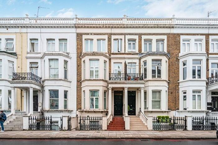 Studio To Rent In Warwick Road, London, SW5