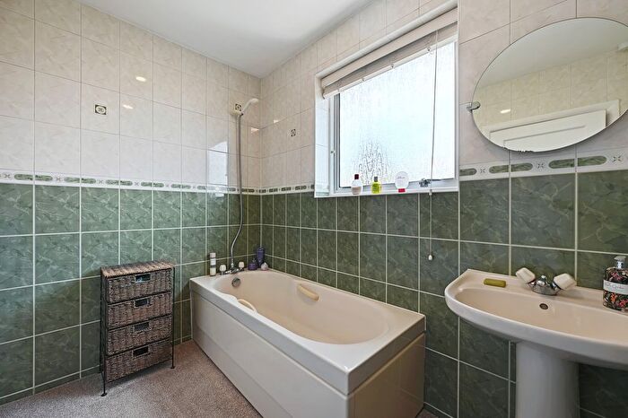 5 Bedroom Detached House For Sale In High Road, Harrow Weald, Harrow, HA3