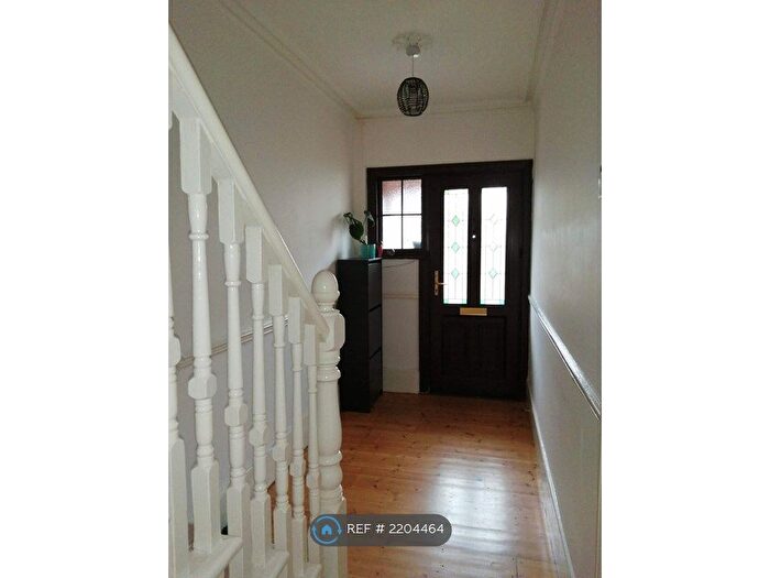 3 Bedroom Semi-Detached House To Rent In Clifton Road, Wallington, SM6