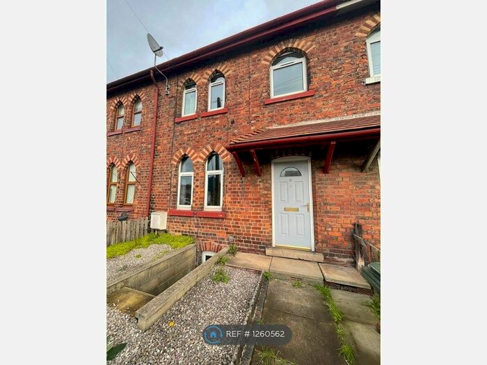 3 Bedroom Terraced House To Rent In Midland Terrace, Bradford BD2