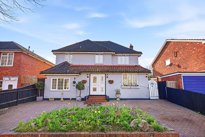 3 Bedroom Detached House For Sale In Stanley Road, Sutton, SM2