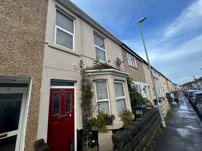 3 Bedroom House To Rent In William Street, Swindon, SN1