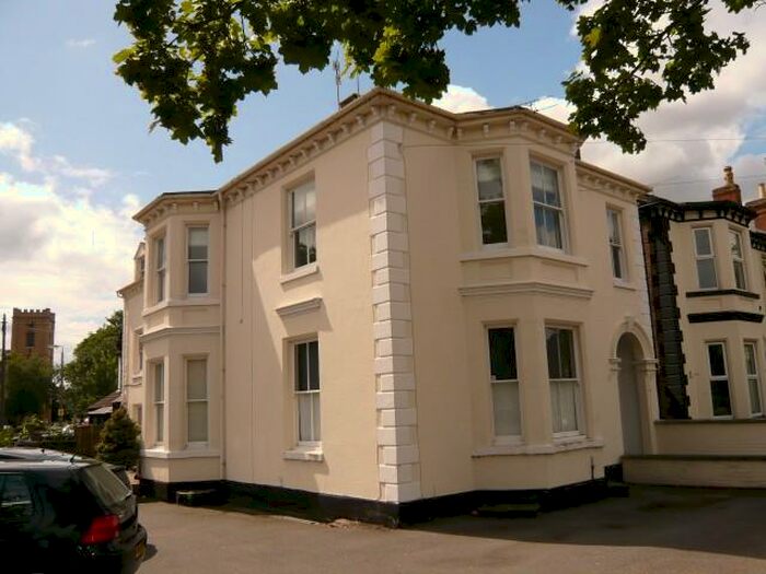 2 Bedroom Flat To Rent In Radford Road, Leamington Spa, CV31