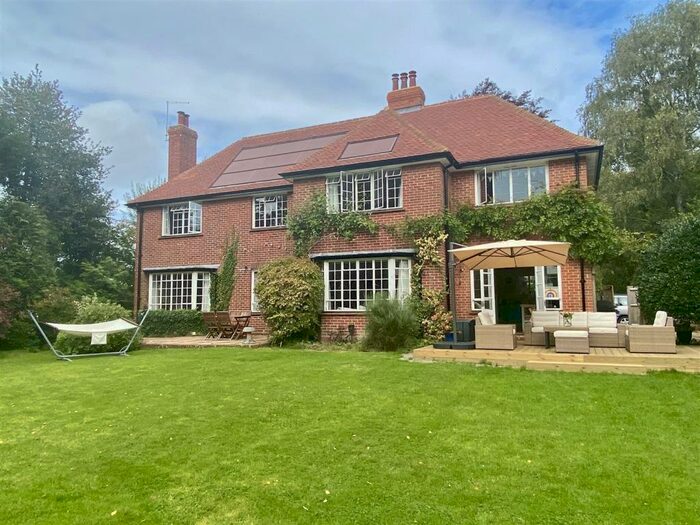 6 Bedroom Detached House To Rent In Bones Lane, Buriton., GU31