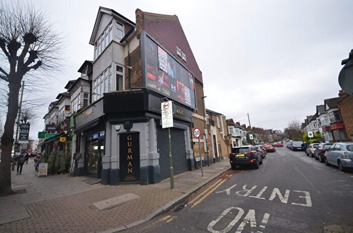 1 Bedroom Flat To Rent In High Road, London, N2