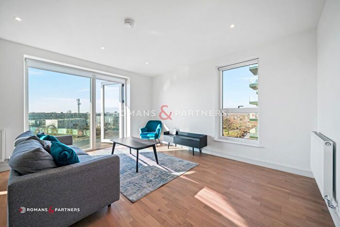 2 Bedroom Flat To Rent In Arber House, Greenleaf Walk, UB1