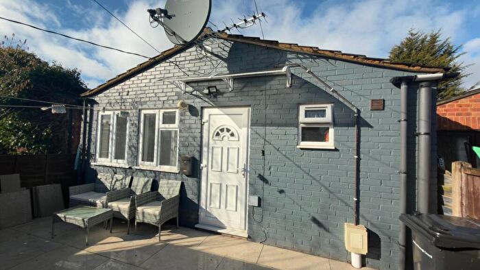 1 Bedroom Apartment To Rent In Hazelwood Road, Bedford, MK42