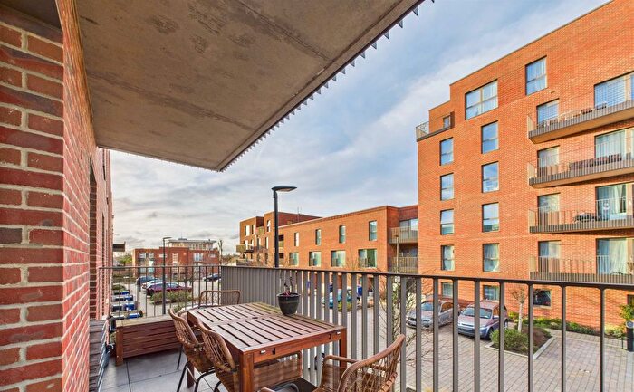 2 Bedroom Flat For Sale In Hargrave Drive, Harrow, HA1