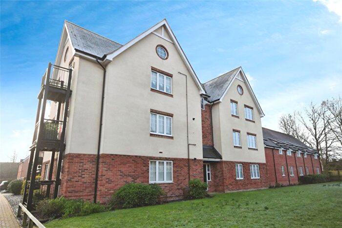 2 Bedroom Flat For Sale In Henderson Way, Witham, Essex, CM8