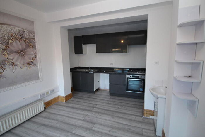 1 Bedroom Flat To Rent In Davyhulme Road East, M32