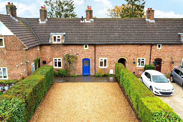 3 Bedroom Terraced House For Sale In Malthouse Square, Beaconsfield, HP9