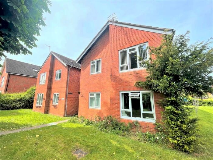 1 Bedroom Flat To Rent In Newbury, Berkshire, RG14