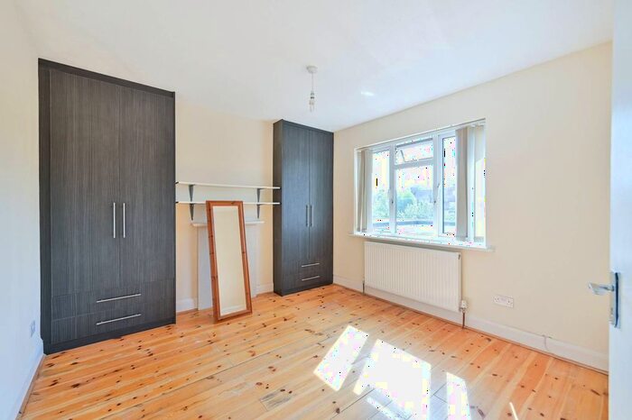 1 Bedroom Maisonette To Rent In West Barnes Lane, Motspur Park, New Malden, KT3