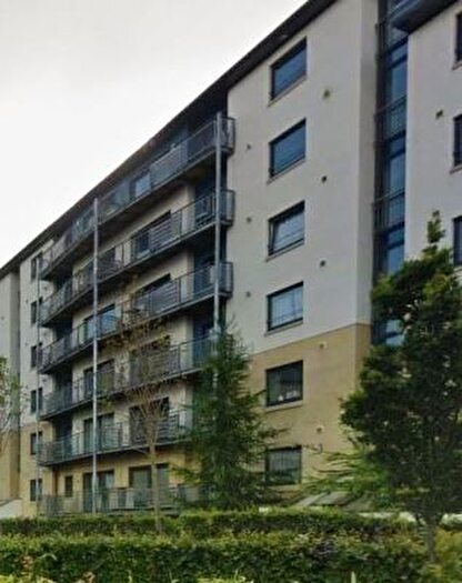 2 Bedroom Flat To Rent In Drybrough Crescent, Edinburgh, EH16