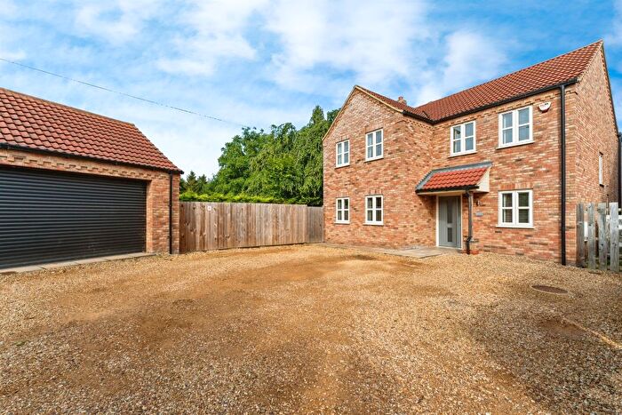 4 Bedroom Detached House For Sale In Wisbech Road, Outwell, Wisbech, PE14