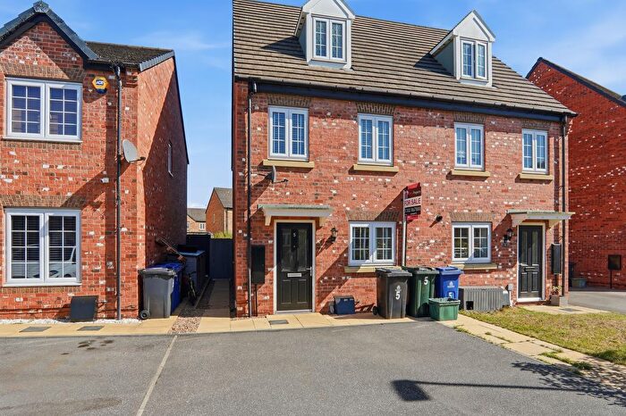3 Bedroom Semi-Detached House For Sale In Fairlands Grove, Auckley, Doncaster, DN9