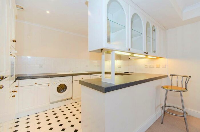 1 Bedroom Flat To Rent In Roxborough Park, Harrow On The Hill, Harrow, HA1