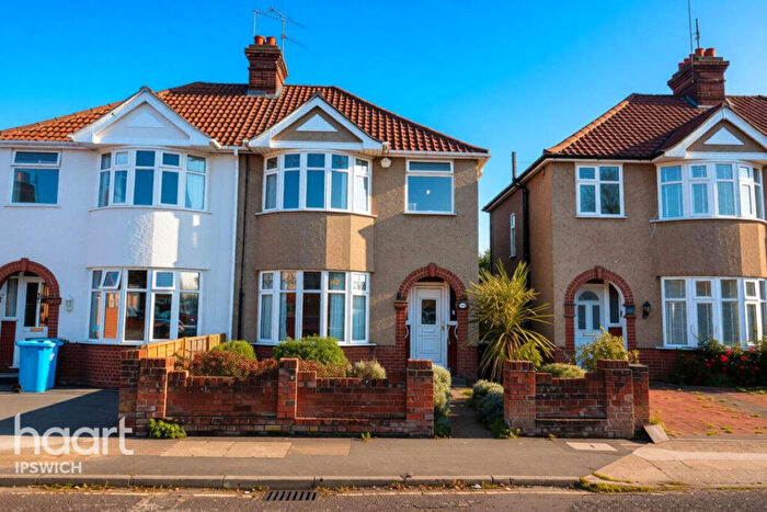 3 Bedroom Semi Detached House For Sale In Bramford Lane, Ipswich, IP1