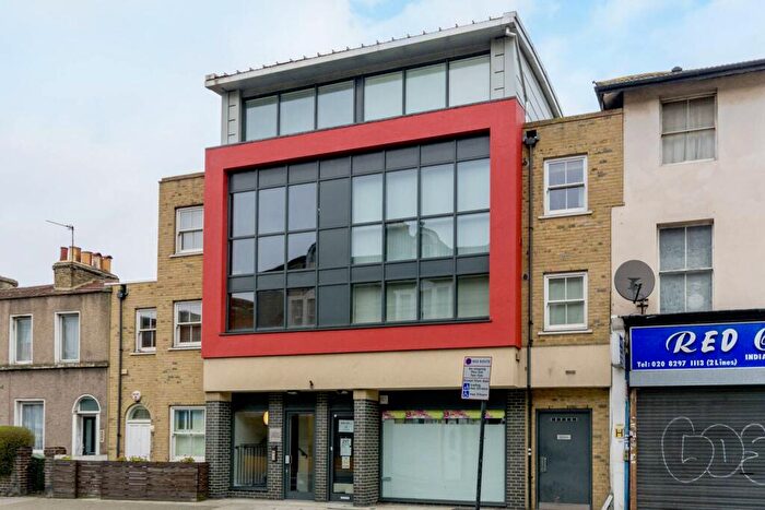 2 Bedroom Flat To Rent In Lee High Road, Hither Green, London, SE13