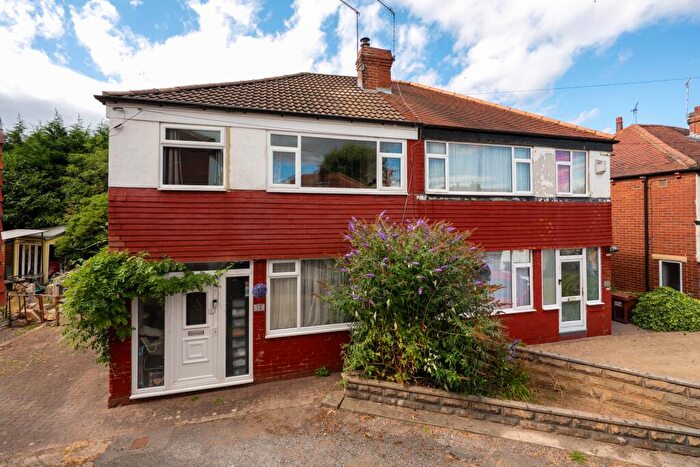 3 Bedroom Semi-Detached House For Sale In Foxwood Rise, Oakwood, Leeds, LS8