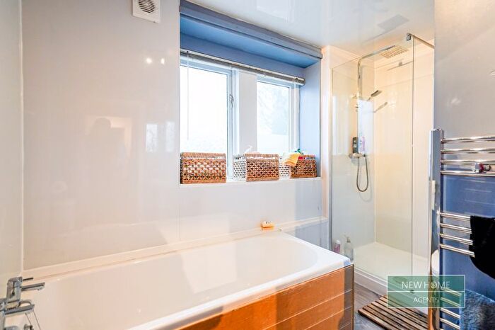 3 Bedroom End Of Terrace House For Sale In The Green, Idle, Bradford, BD10
