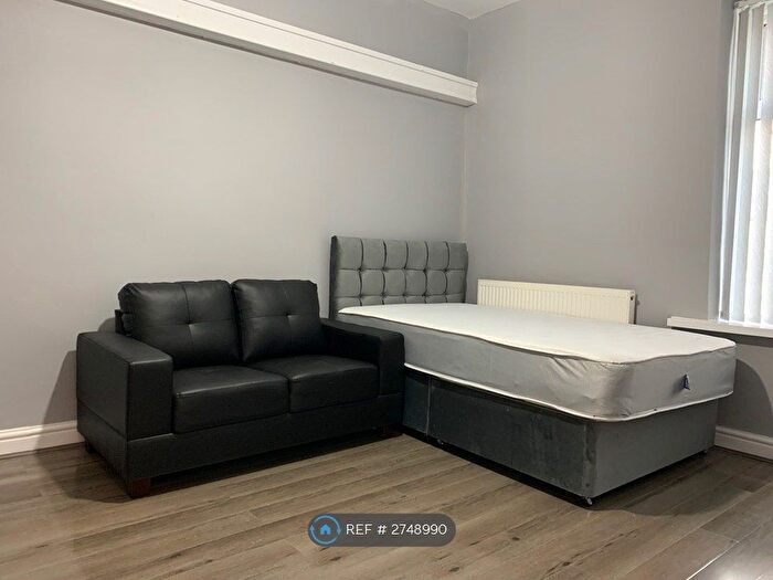 Studio To Rent In Claremont, Bradford, BD7