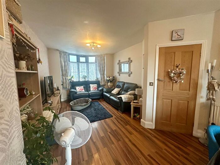 2 Bedroom Semi-detached House For Sale In Camp Hill Road, Nuneaton, CV10