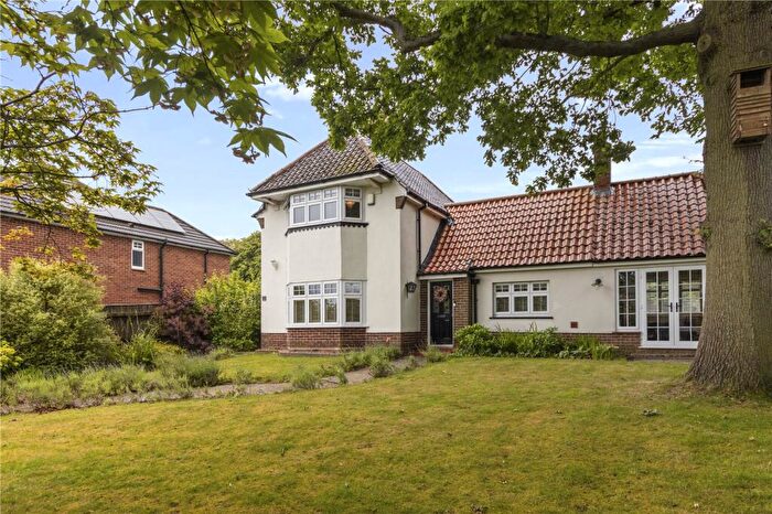 2 Bedroom Detached House For Sale In Caistor Road, Laceby, Grimsby, N E Lincs, DN37