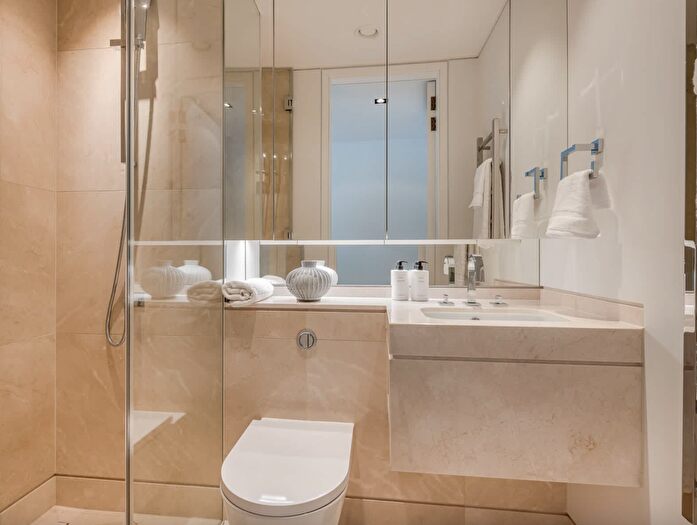 2 Bedroom Flat For Sale In Holland Street, Kensington, London, W8