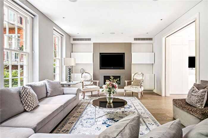 4 Bedroom Terraced House To Rent In Shepherds Close, Mayfair, London, W1K