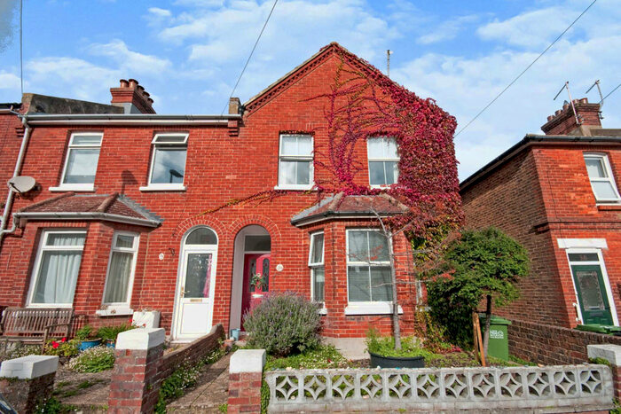 3 Bedroom End Of Terrace House To Rent In Monceux Road, Old Town, BN21