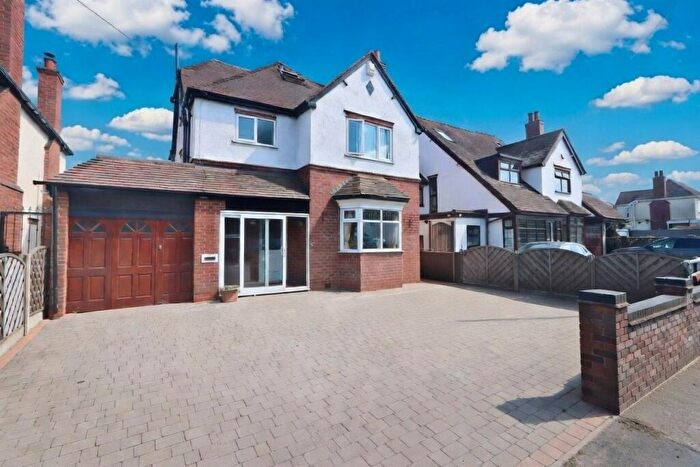 4 Bedroom Detached House For Sale In Kidderminster Road, Hagley, Stourbridge, DY9