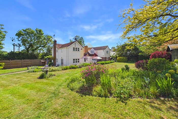 4 Bedroom Detached House For Sale In Fields Farm Road, Layer-de-la-Haye, CO2