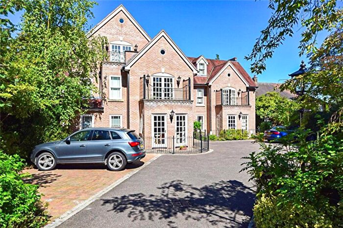 2 Bedroom Apartment To Rent In The Grange, Glebe Road, Cambridge, CB1