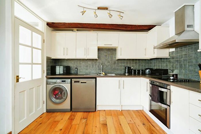 2 Bedroom Barn Conversion For Sale In Priory Lane, Bicester, OX26