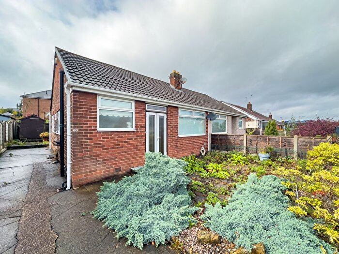 2 Bedroom Bungalow For Sale In Castle Ings Gardens, Leeds, LS12