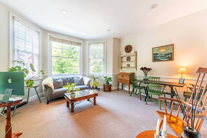 1 Bedroom Flat For Sale In Park Avenue, Willesden Green, London, NW2
