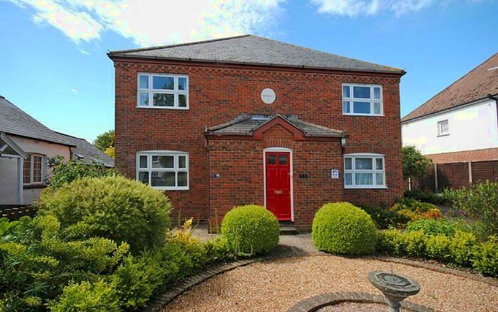 1 Bedroom Flat To Rent In Mayfair Court, Parchment Street, Chichester, PO19