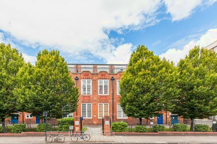 2 Bedroom Flat To Rent In Thames Street, Oxford, OX1