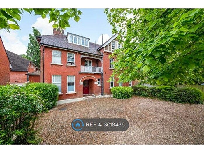 1 Bedroom Flat To Rent In Hastings Court, London, SE19