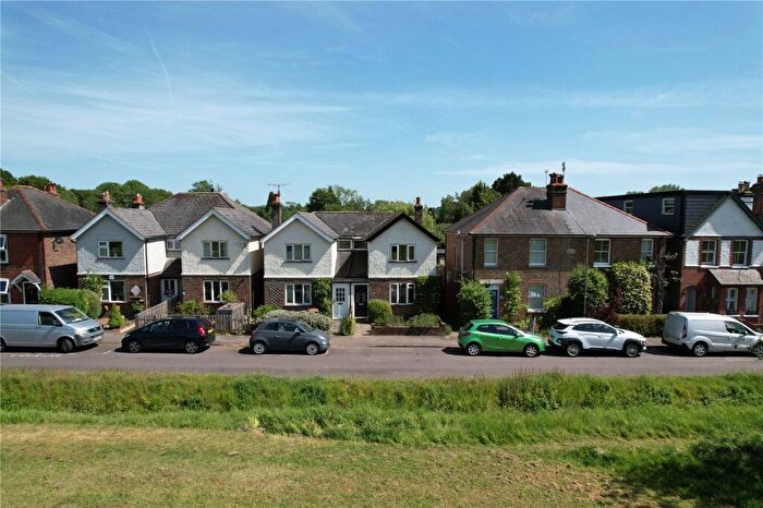 3 Bedroom Semi Detached House For Sale In Oakdene Road, Peasmarsh, Guildford, Surrey, GU3