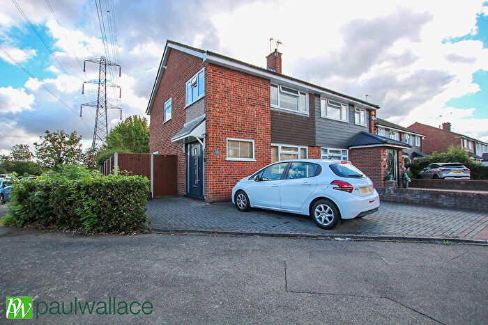 3 Bedroom Semi-Detached House To Rent In Herongate Road, Cheshunt, EN8