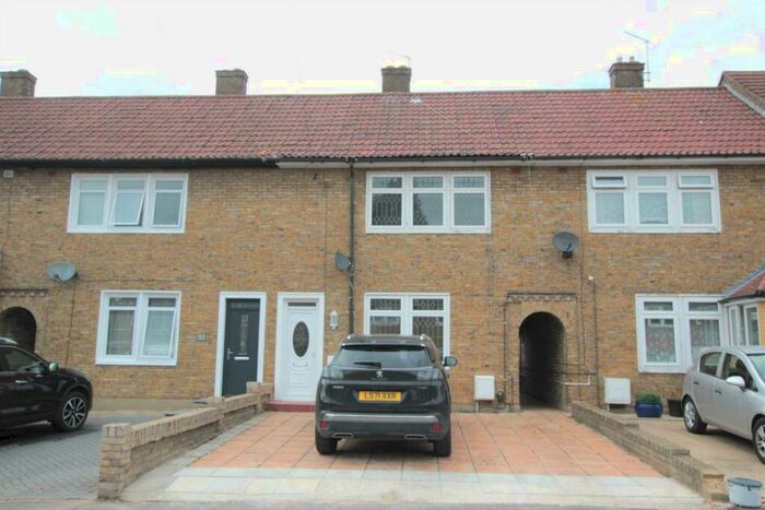2 Bedroom House To Rent In Tine Road, Chigwell Row, IG7