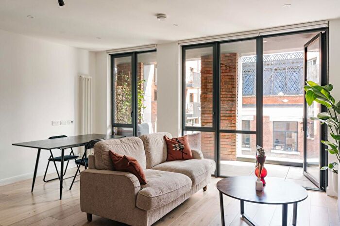 2 Bedroom Apartment For Sale In Hatch Building, Berkshire Road, Hackney Wick, E9