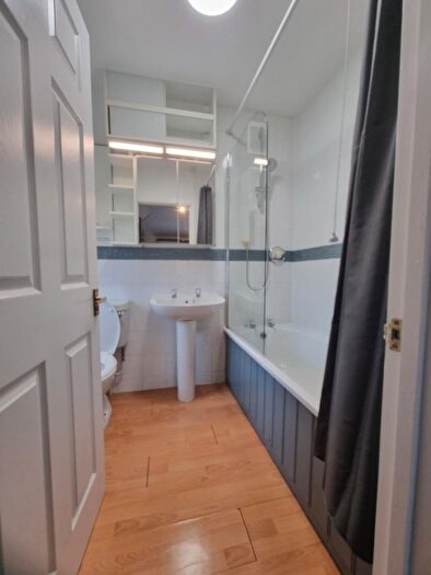 2 Bedroom Flat To Rent In Stanway Road, Oxford, OX3