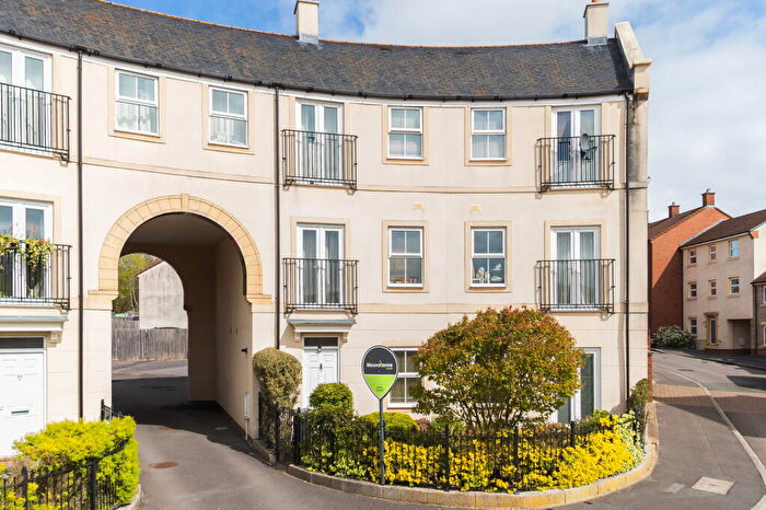 2 Bedroom Flat For Sale In Britten Road, Swindon, SN25