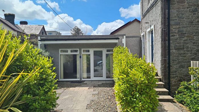 2 Bedroom Flat To Rent In Y Felinheli, LL56